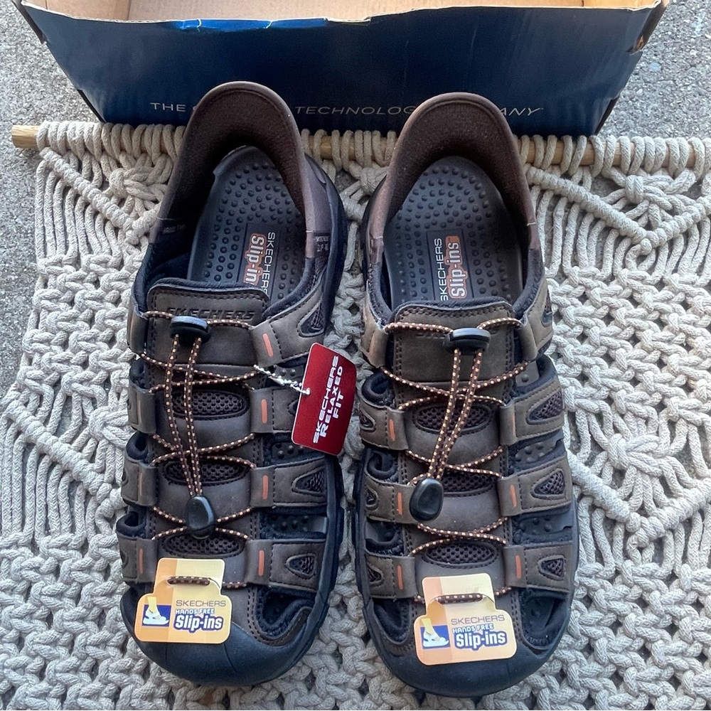 New Sketchers Men’s Slip-Ins Brown Sandals Size 9.5